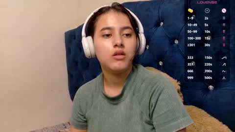 vikysexy28 online show from February 12, 2026, 5:57 am