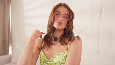 Snapshot of villanelle_l chatting on February 5, 2026, 8:30 am Lana online show from February 5, 2026, 8:30 am