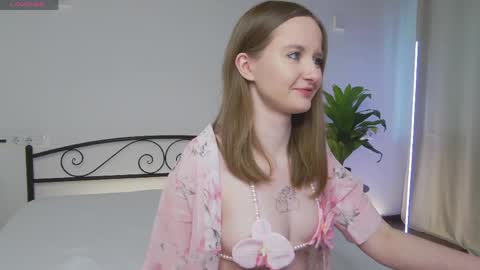 vinacasto online show from April 26, 2026, 2:15 pm