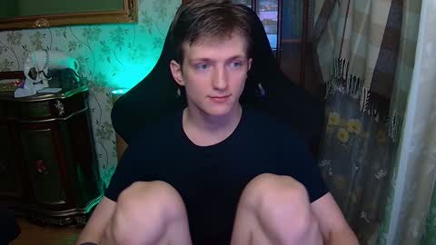 Snapshot of vince__dice chatting on February 3, 2025, 10:00 pm Dimoooooon online show from February 3, 2025, 10:00 pm