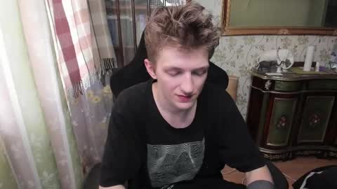 Snapshot of vince__dice chatting on February 14, 2025, 9:34 am Dimoooooon online show from February 14, 2025, 9:34 am