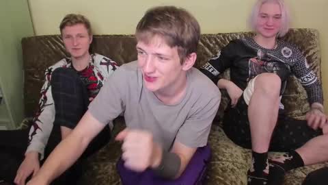 Snapshot of vince__dice chatting on February 15, 2025, 9:49 am Dimoooooon online show from February 15, 2025, 9:49 am