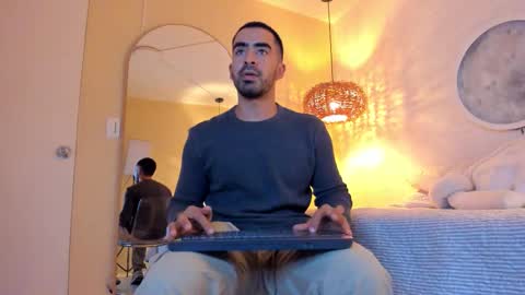 VINCE online show from November 24, 2025, 5:40 am