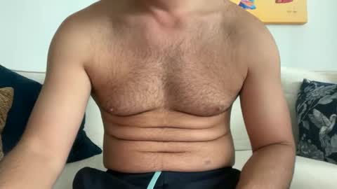 vincee2 online show from October 25, 2025, 2:02 pm