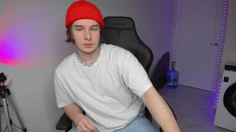 Vincent Strong online show from December 4, 2024, 1:20 pm