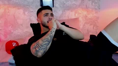 Snapshot of vincentblack_ chatting on September 25, 2025, 3:54 am Vincent online show from September 25, 2025, 3:54 am