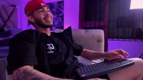 Snapshot of vincentblack_ chatting on November 29, 2025, 4:37 am Vincent online show from November 29, 2025, 4:37 am