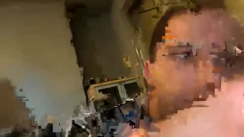 Snapshot of vinnie8888889 chatting on February 17, 2025, 8:52 am Vince online show from February 17, 2025, 8:52 am