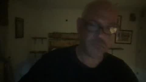 vinnumber8 online show from October 28, 2025, 2:31 pm