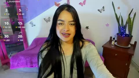 Snapshot of vio_let_ chatting on May 10, 2026, 4:50 am Daniela online show from May 10, 2026, 4:50 am