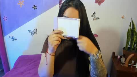 Snapshot of vio_let_ chatting on June 1, 2026, 7:21 am Daniela online show from June 1, 2026, 7:21 am