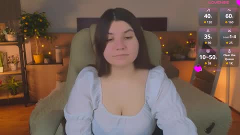Snapshot of viola__shy chatting on April 27, 2026, 9:02 pm Viola online show from April 27, 2026, 9:02 pm