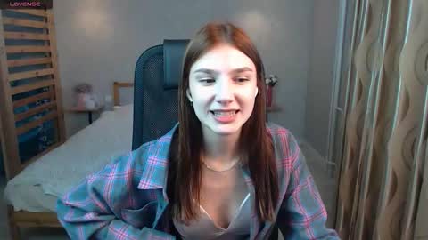 violaberry__ online show from September 15, 2025, 4:34 am