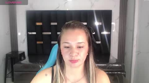 Violet online show from January 14, 2026, 3:17 pm