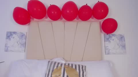 Violet online show from February 14, 2025, 2:12 pm