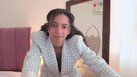 violet__15 online show from April 3, 2026, 12:03 pm