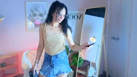 Snapshot of violet__15 chatting on July 14, 2026, 12:11 pm violet__15 online show from July 14, 2026, 12:11 pm