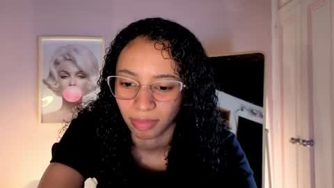 Snapshot of violet__15 chatting on July 16, 2026, 12:22 pm violet__15 online show from July 16, 2026, 12:22 pm