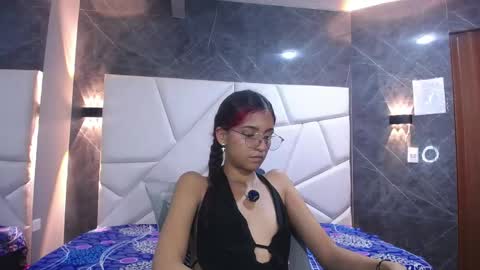 Violet online show from April 13, 2026, 2:33 pm