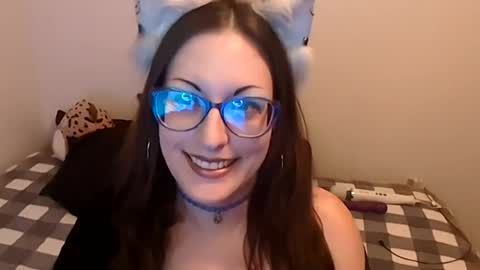 Snapshot of violet_kitty_9 chatting on August 2, 2026, 5:28 am Violet Kitty online show from August 2, 2026, 5:28 am