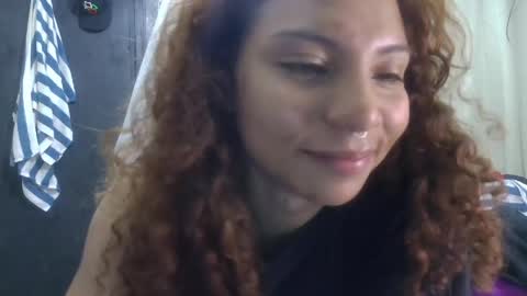 Snapshot of violet_smmithh chatting on May 26, 2026, 3:24 am Violet online show from May 26, 2026, 3:24 am