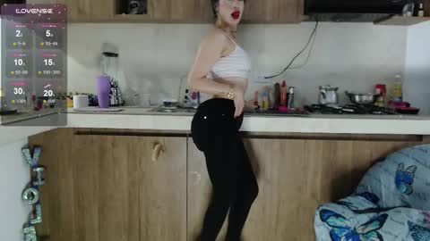 Snapshot of violet_sweet_23 chatting on October 24, 2025, 3:36 am violet-sweet-23 online show from October 24, 2025, 3:36 am