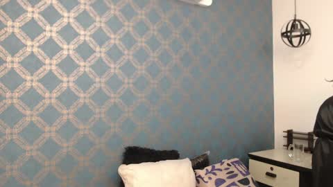 Snapshot of violeta_cute18 chatting on December 23, 2024, 1:18 am Violeta online show from December 23, 2024, 1:18 am