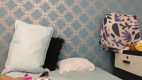 Snapshot of violeta_cute18 chatting on December 27, 2024, 10:05 pm Violeta online show from December 27, 2024, 10:05 pm