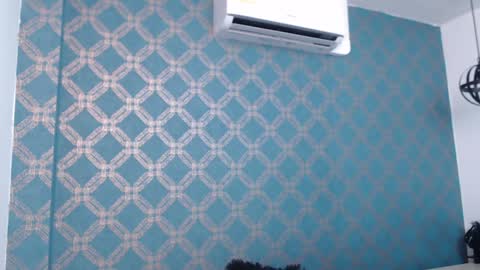 Snapshot of violeta_cute18 chatting on January 15, 2025, 1:23 am Violeta online show from January 15, 2025, 1:23 am