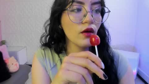 Snapshot of violeta_diazz chatting on June 18, 2026, 9:30 pm online show from June 18, 2026, 9:30 pm