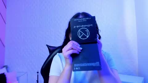 Snapshot of violeta_diazz chatting on June 19, 2026, 9:29 pm online show from June 19, 2026, 9:29 pm