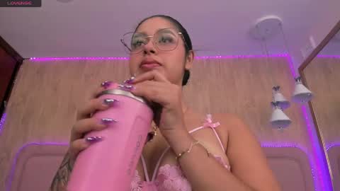 Snapshot of violeta_garcia chatting on April 15, 2026, 10:22 am Violeta Garcia online show from April 15, 2026, 10:22 am
