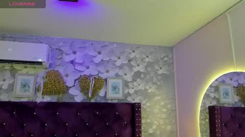 Snapshot of violeta_medina chatting on April 23, 2026, 2:57 am violeta_medina online show from April 23, 2026, 2:57 am