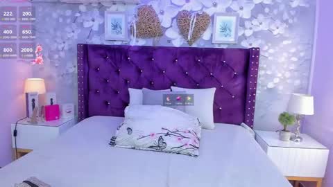 Snapshot of violeta_medina chatting on April 24, 2026, 3:09 am violeta_medina online show from April 24, 2026, 3:09 am