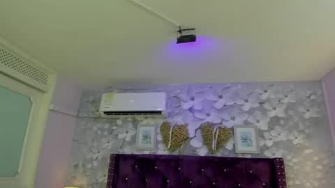 Snapshot of violeta_medina chatting on April 30, 2026, 3:02 am violeta_medina online show from April 30, 2026, 3:02 am