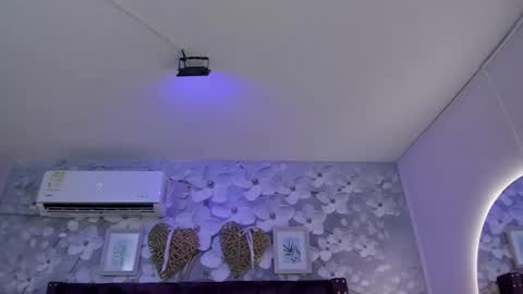 Snapshot of violeta_medina chatting on June 3, 2026, 12:35 am violeta_medina online show from June 3, 2026, 12:35 am