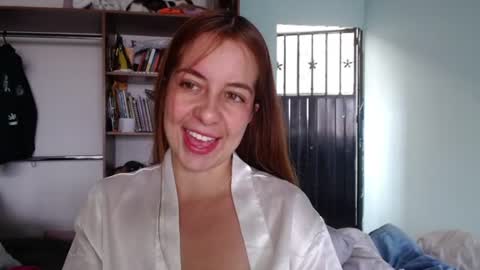 Snapshot of violeta_peter69 chatting on July 5, 2026, 8:05 pm Violeta Peter online show from July 5, 2026, 8:05 pm