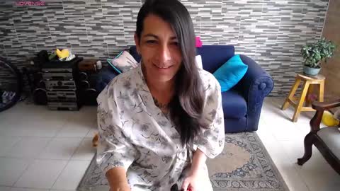 Snapshot of violetagomez_co chatting on May 16, 2026, 12:37 pm Violeta Gmez online show from May 16, 2026, 12:37 pm