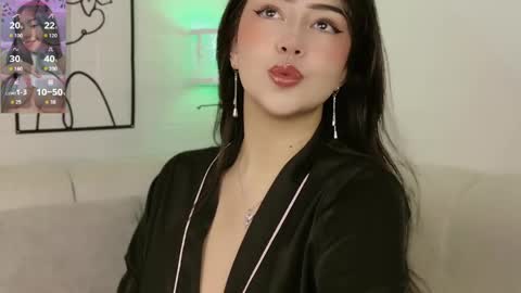 Snapshot of violetblacke_ chatting on May 25, 2026, 2:12 pm Violetta online show from May 25, 2026, 2:12 pm