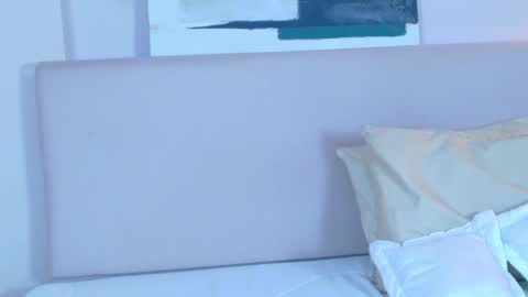 Violet online show from March 31, 2026, 11:43 am