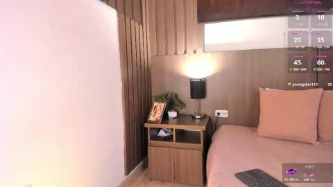 Violet online show from September 29, 2025, 1:27 pm