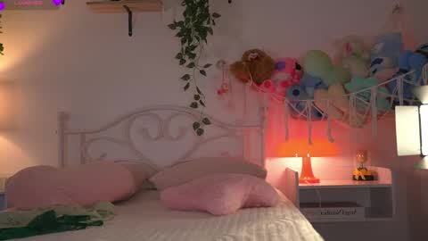violeth___ online show from May 14, 2026, 12:56 pm