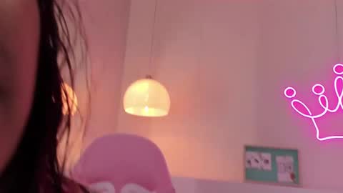 Violeth Hill online show from February 23, 2025, 8:00 pm