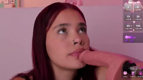 Violeth Hill online show from September 15, 2025, 8:42 pm