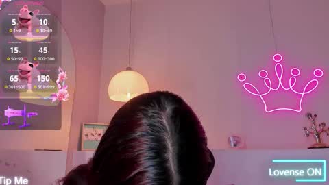 Violeth Hill online show from November 24, 2025, 8:08 pm