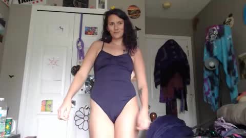 Snapshot of violethooper chatting on May 11, 2026, 4:48 pm Violet Hooper online show from May 11, 2026, 4:48 pm