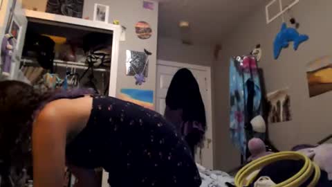 Snapshot of violethooper chatting on July 18, 2026, 7:01 am Violet Hooper online show from July 18, 2026, 7:01 am