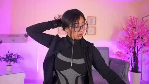 Snapshot of violetjonesx chatting on May 7, 2026, 11:37 am violetjonesx online show from May 7, 2026, 11:37 am