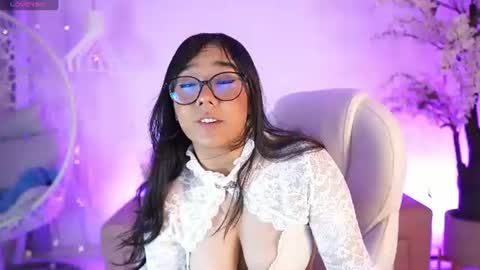 Snapshot of violetjonesx chatting on July 21, 2026, 11:34 am violetjonesx online show from July 21, 2026, 11:34 am