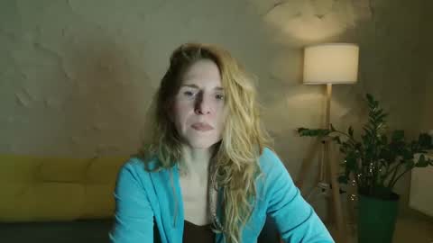 Violet  next stream December 6 online show from March 3, 2025, 9:15 pm